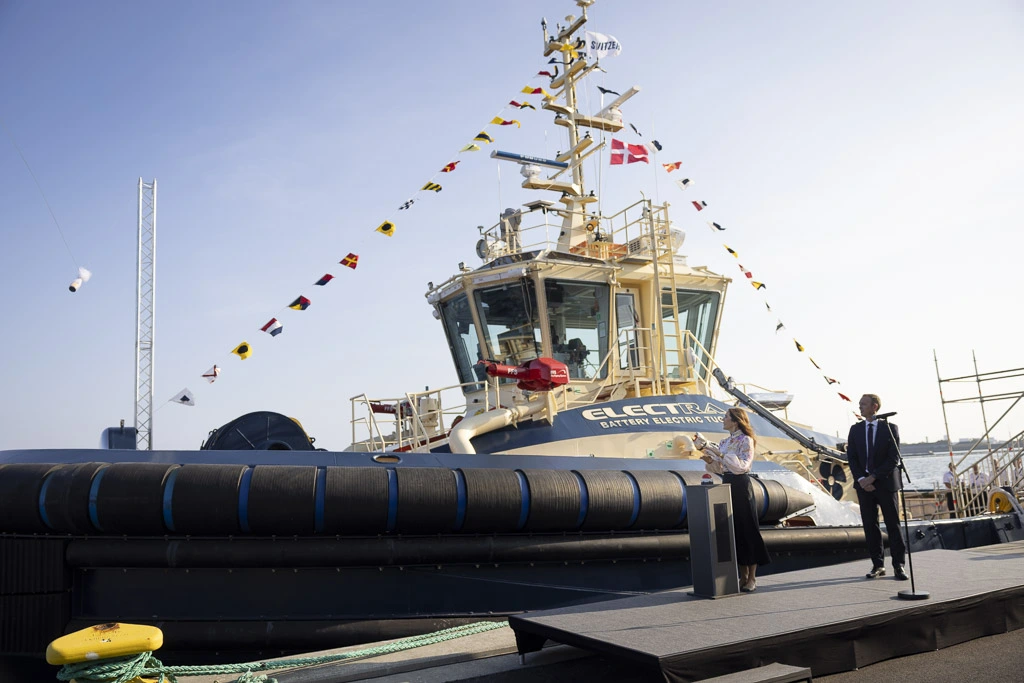 Denmark’s first electric tugboat named in Copenhagen