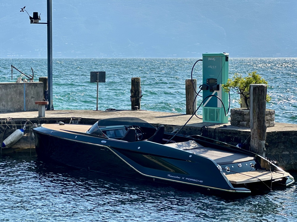 Aqua superPower installs fast charger on Lake Garda