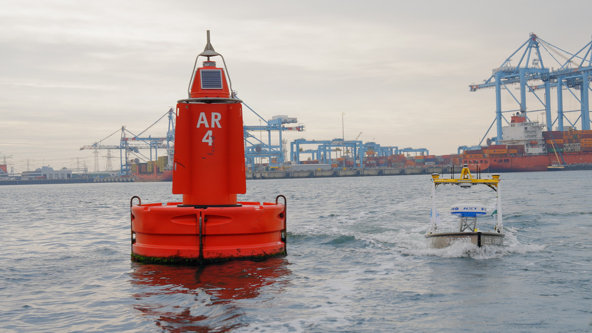 First navigation of an unmanned surface vessel in Dutch waters