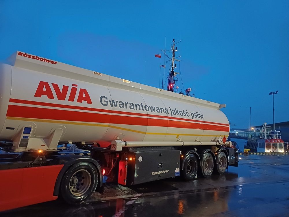 Poland’s UNIMOT looking to develop bunker barge delivery service as a ‘main objective’