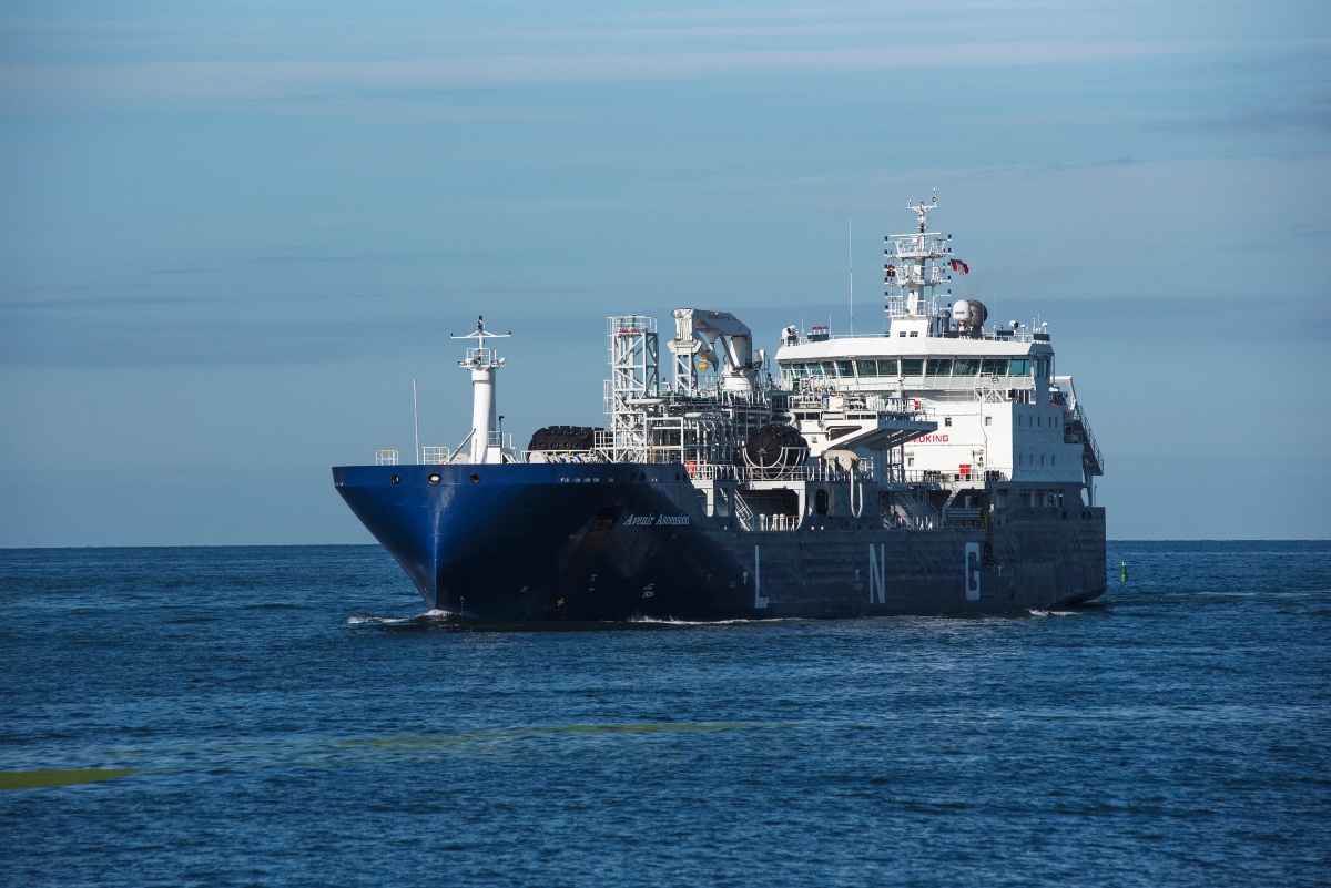 Stolt-Nielsen looking to sell up to 50% of Avenir LNG shares