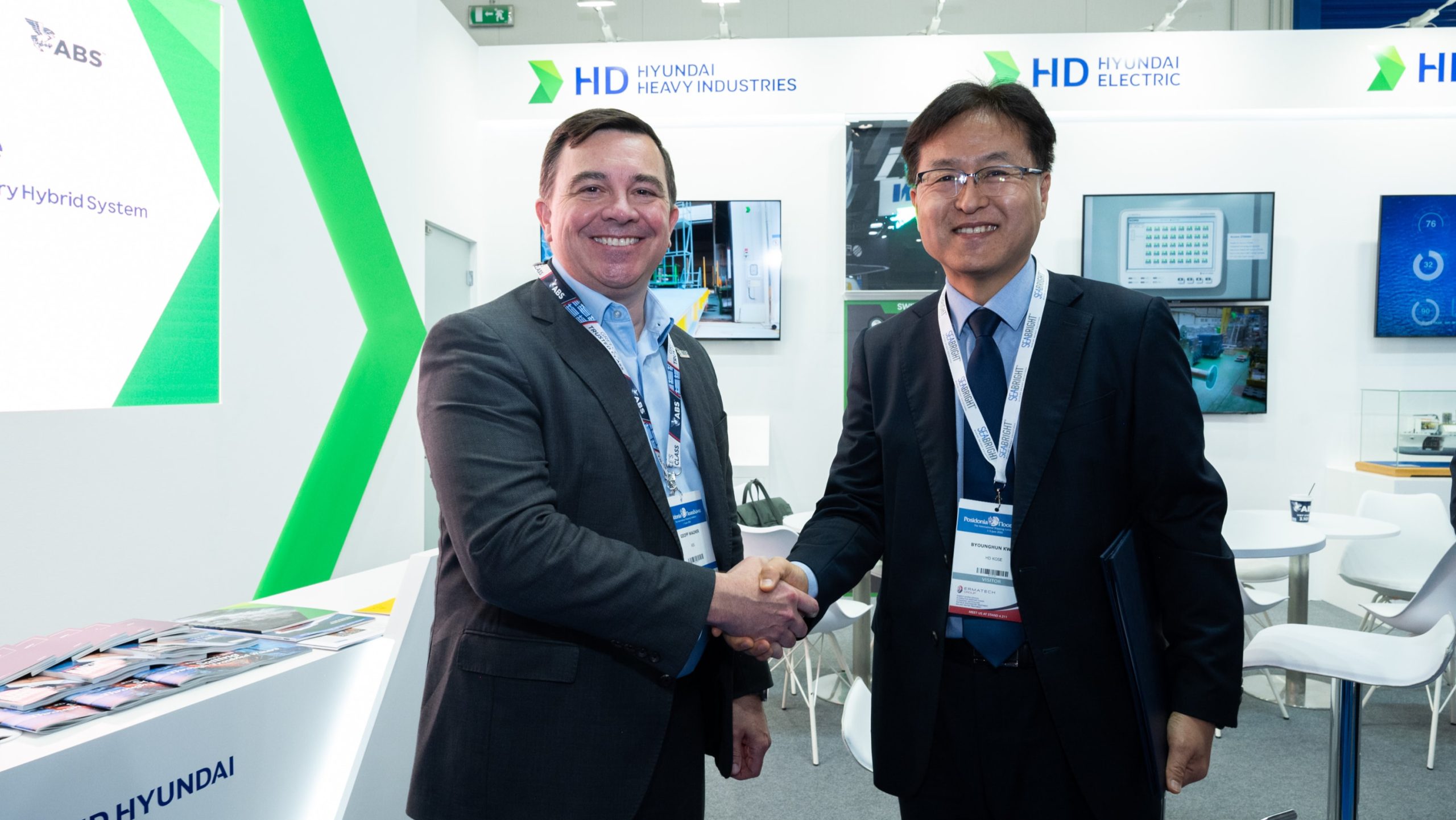 ABS issues AiP for battery hybrid ultra-large container ship design