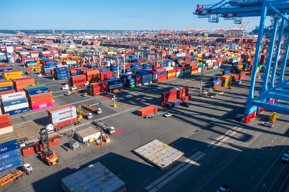Port of New York and New Jersey container volumes fall 8.4% y-o-y in April
