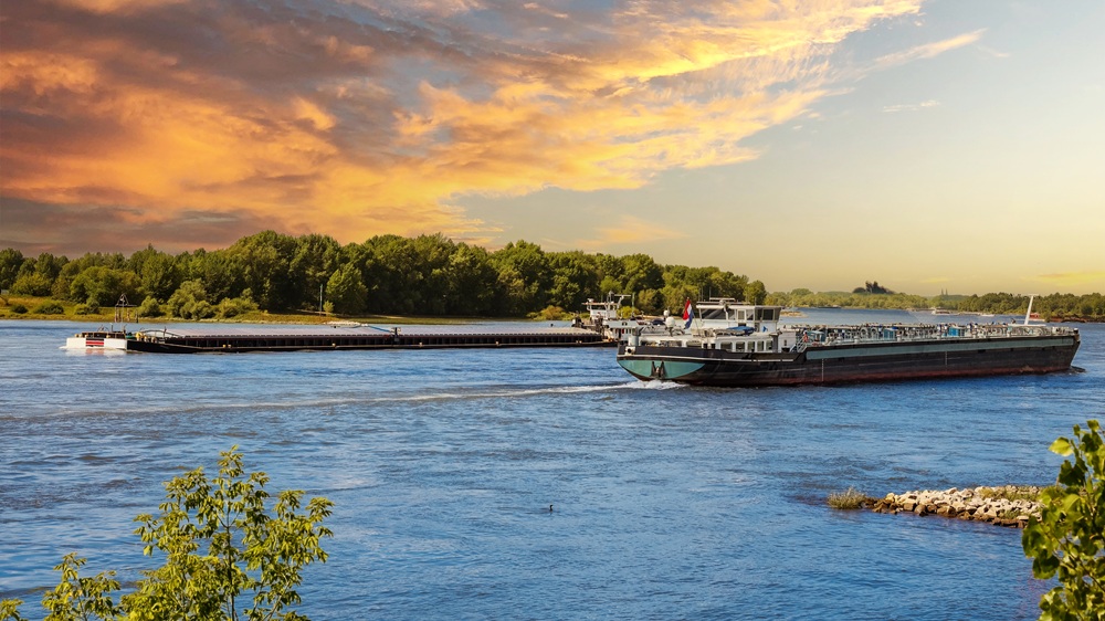 Europe’s inland waterway freight transport activity dipped 3% in 2025