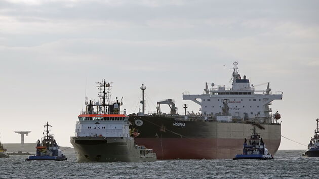 Rotterdam Harbour Master setting uniform requirements for port towage services providers