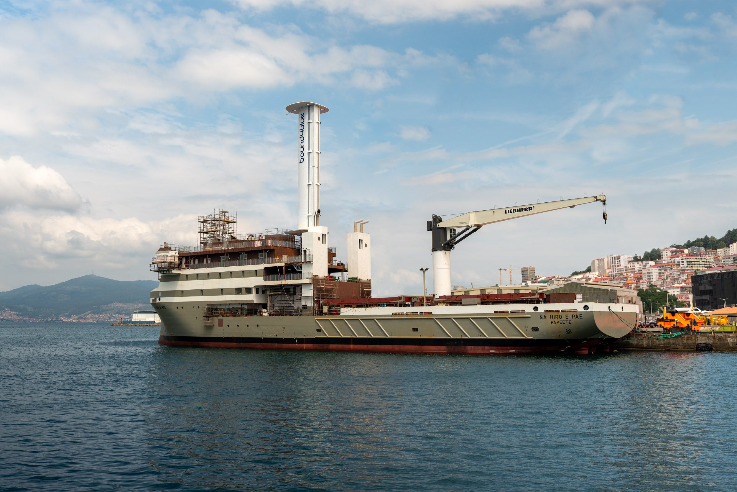 South Pacific multipurpose vessel equipped with bound4blue eSAIL