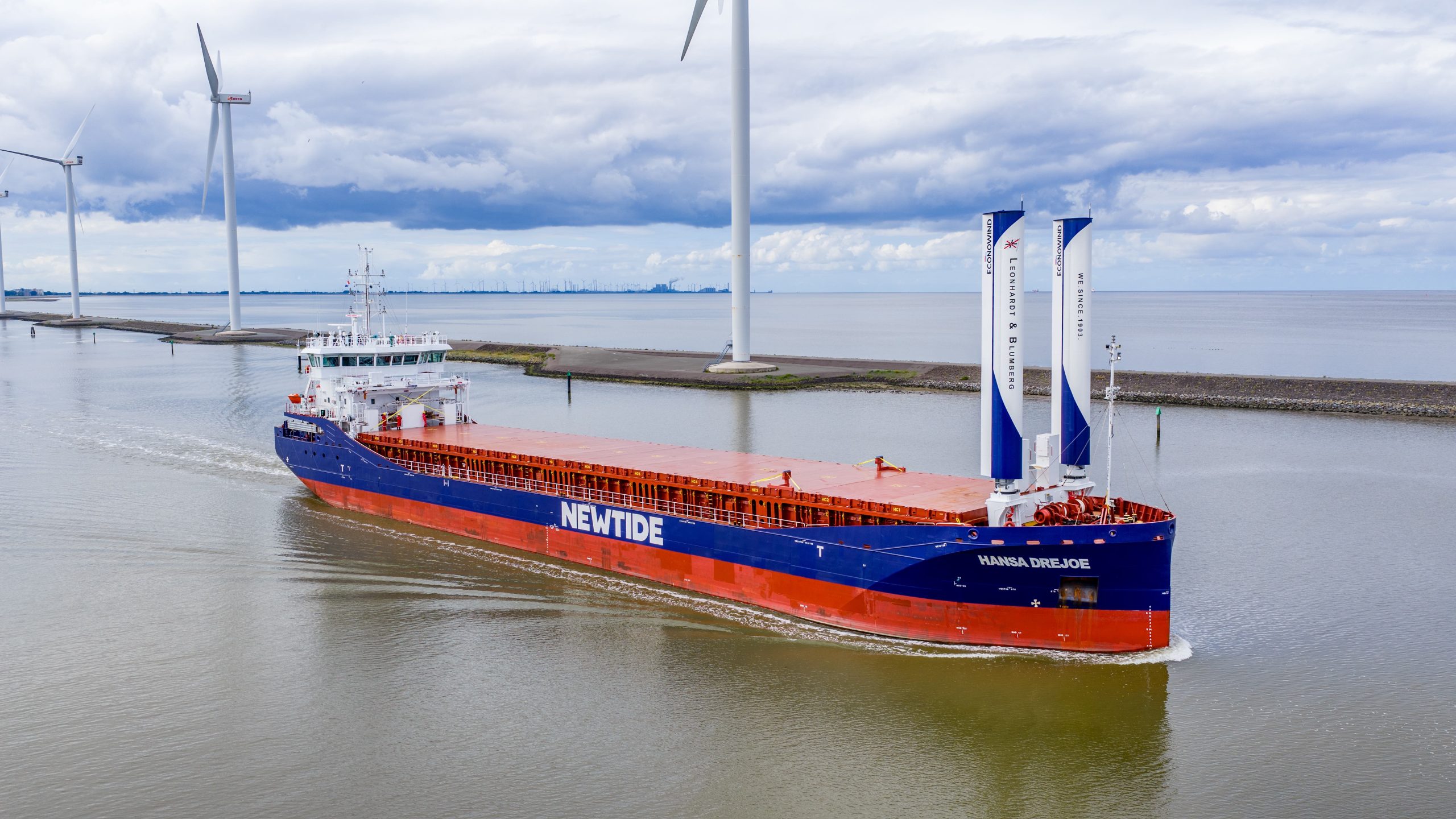 Leonhardt & Blumberg opts for Econowind VentoFoils for cargo ship quartet