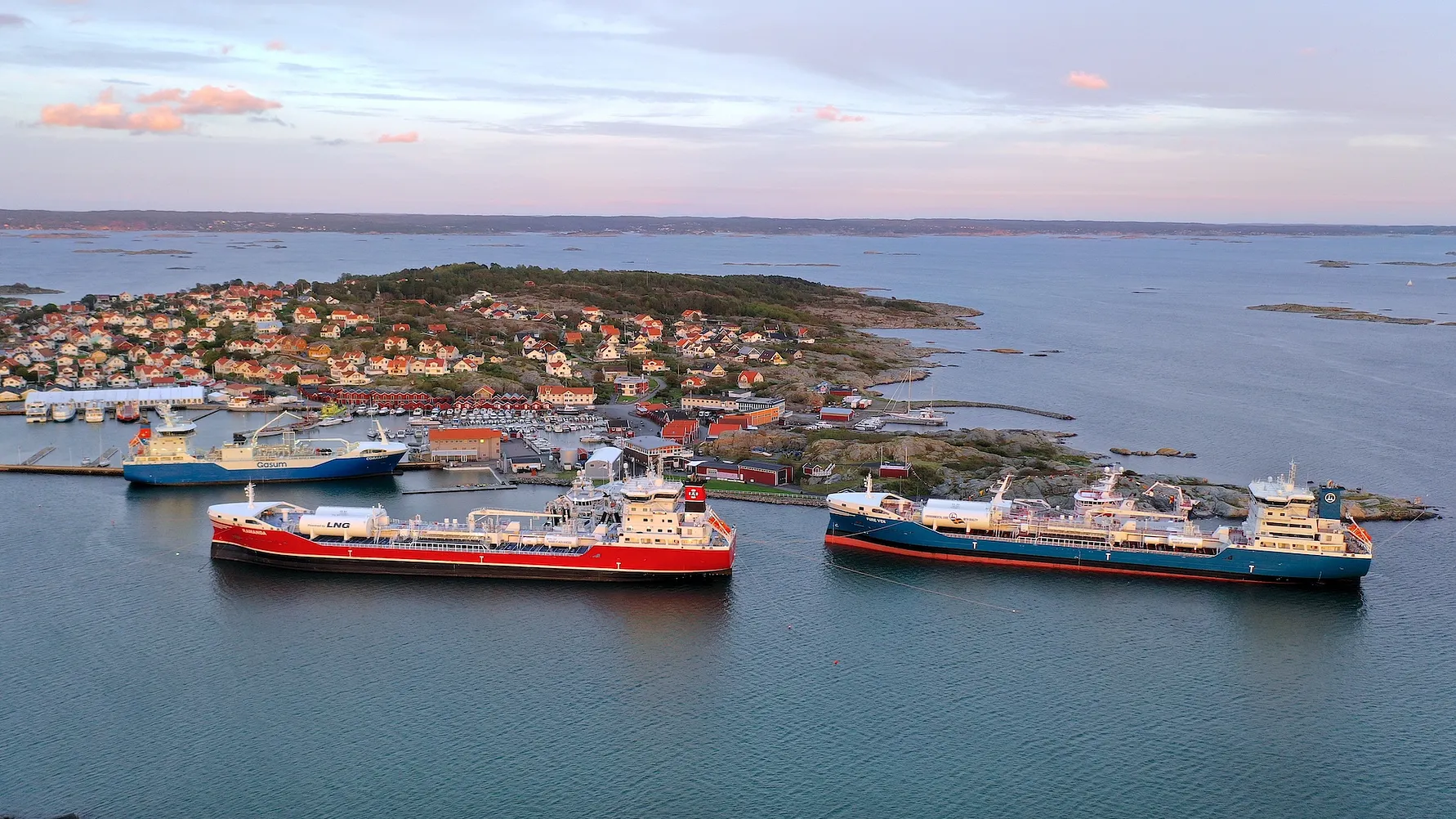 Quartet of shipowners order dual-fuel LNG Vinga tankers
