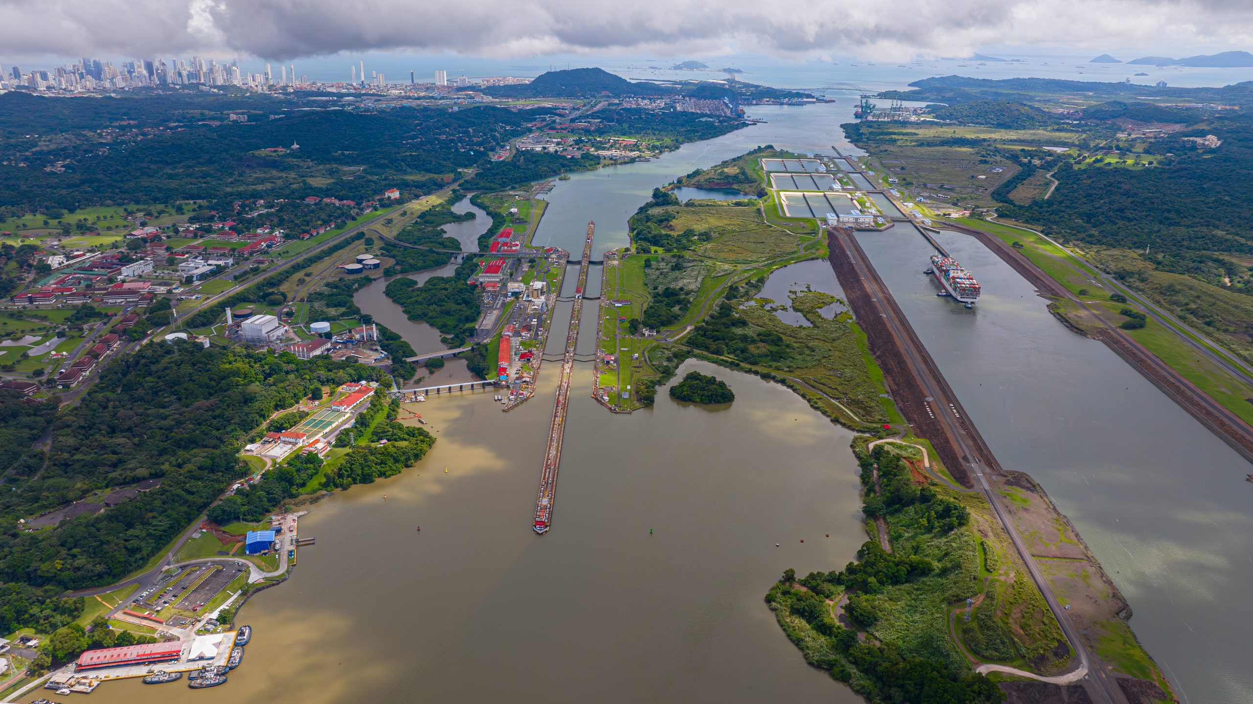 Panama Canal Authority signals two draft reductions for Neopanamax locks