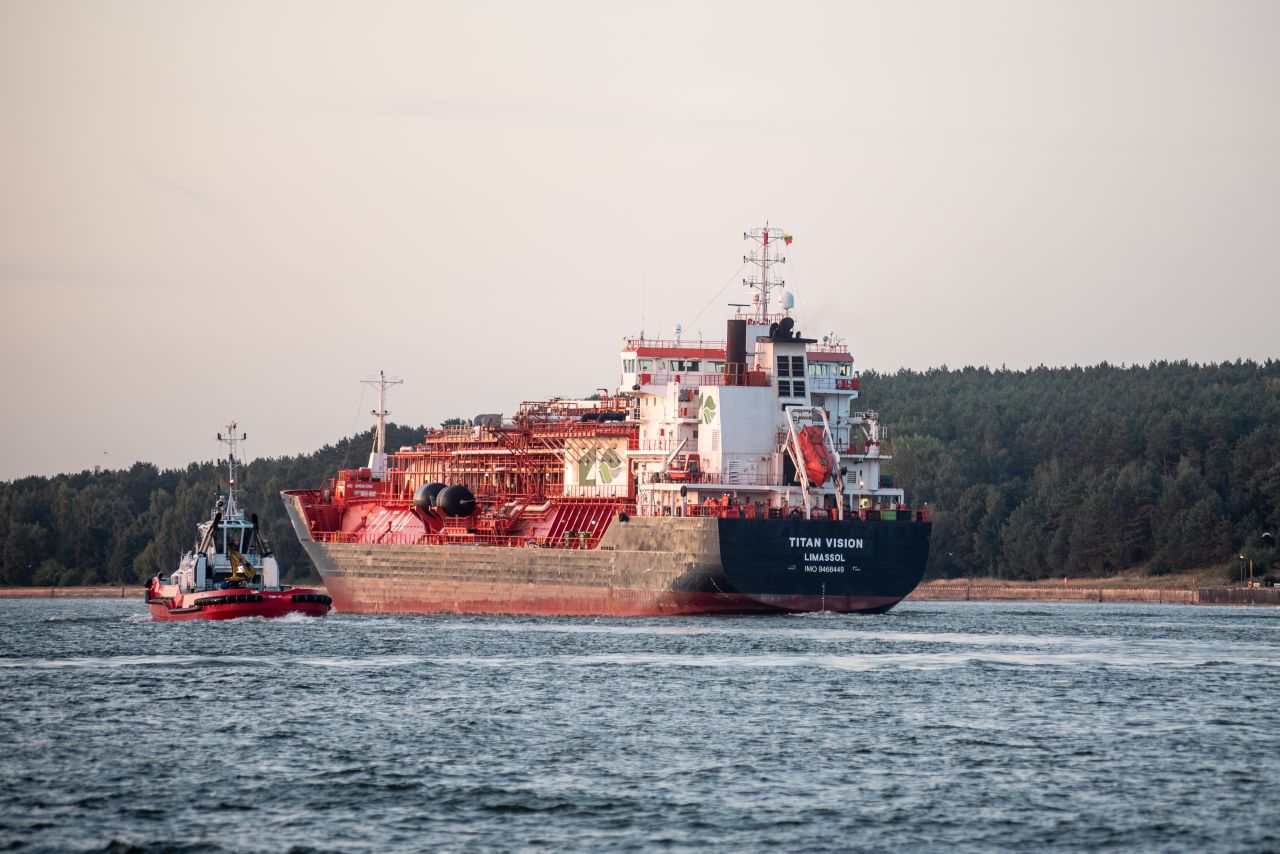 12,000 cbm Titan Vision LNGBV set for maiden loading operation in Klaipėda