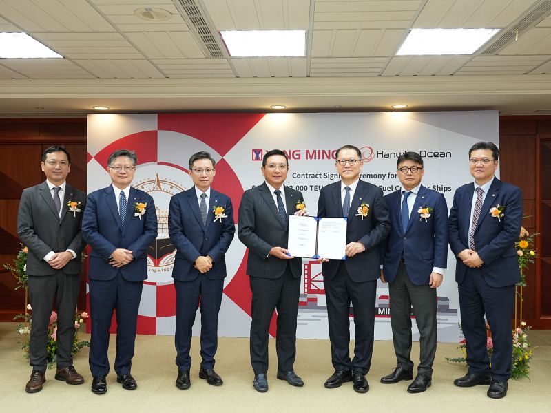 Yang Ming signs shipbuilding contract with Hanwha Ocean for six LNG dual-fuel container ships