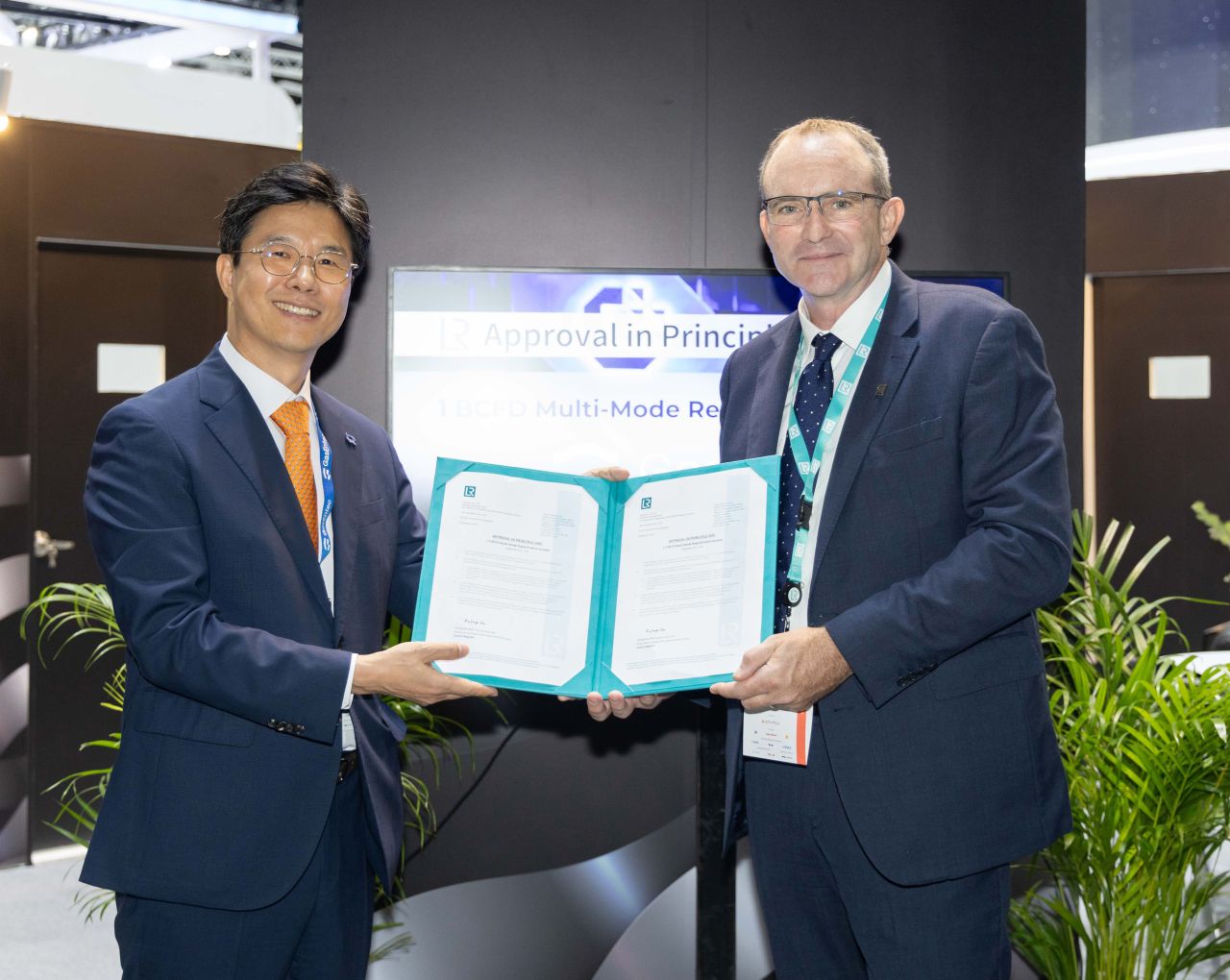 LR gives approval in principle to GasEntec for FSRU that could be ‘among the world’s largest’ once delivered