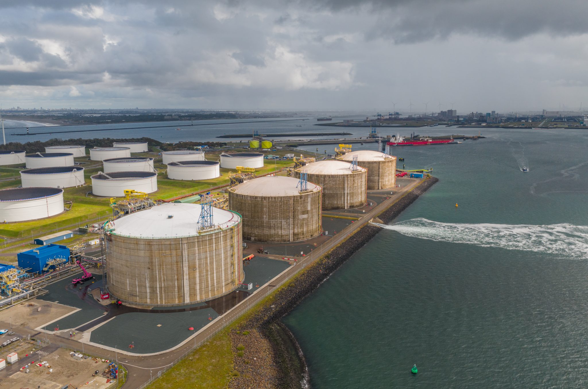 Fourth LNG storage tank at Gate terminal commissioned today